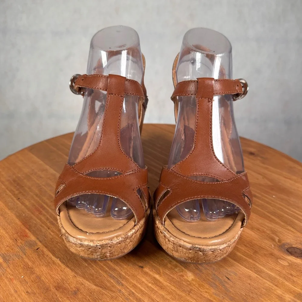 b.o.c. Wedge Sandals Women 8 Brown Good T-Strap Cork Platform C61941
